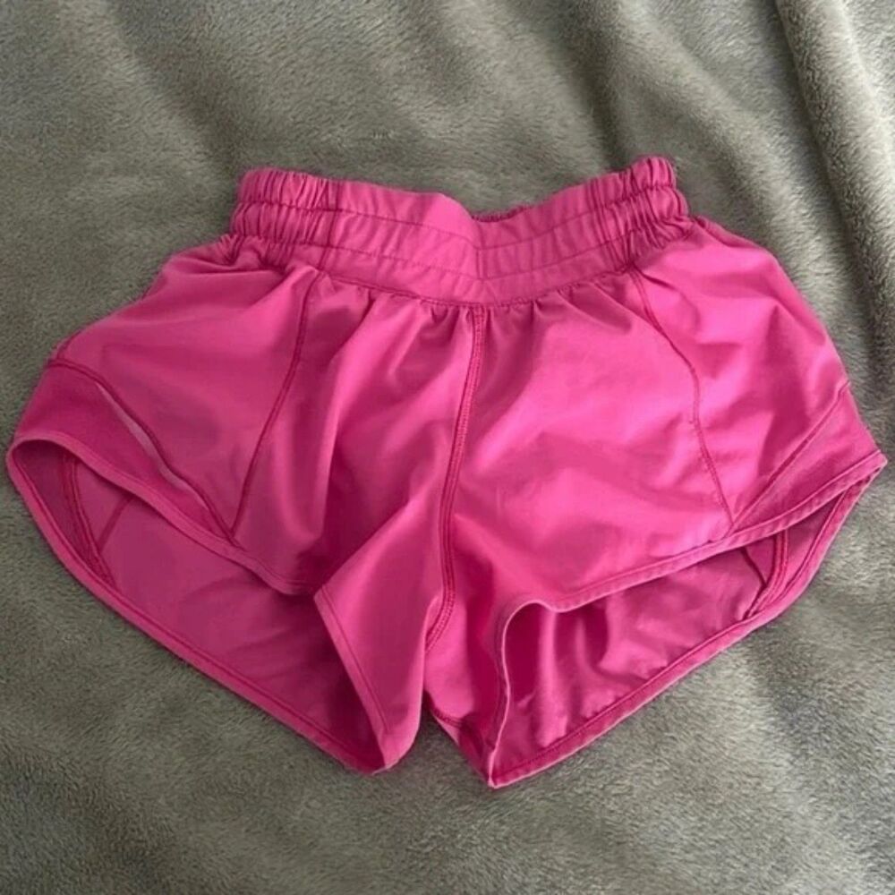 NWOT Lululemon Hotty Hot Low-Rise Lined Short 4" Ripened Raspberry - Picture 13 of 13